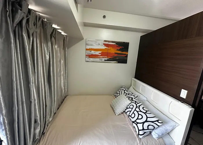 Mysunset At Air Residences Makati 3*
